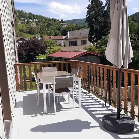 Spacieux En Duplex Apartment *