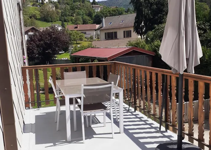 Spacieux En Duplex Apartment *